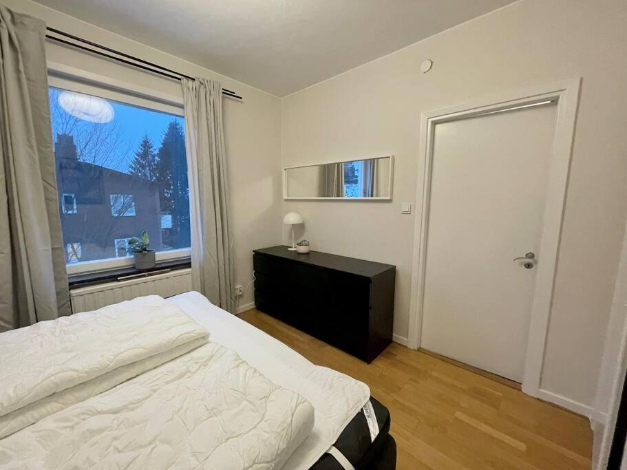 Trivsamma Lagenheter Med Fri Parkering Appartement Stockholm Buitenkant foto