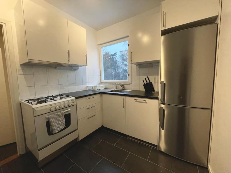 Trivsamma Lagenheter Med Fri Parkering Appartement Stockholm Buitenkant foto