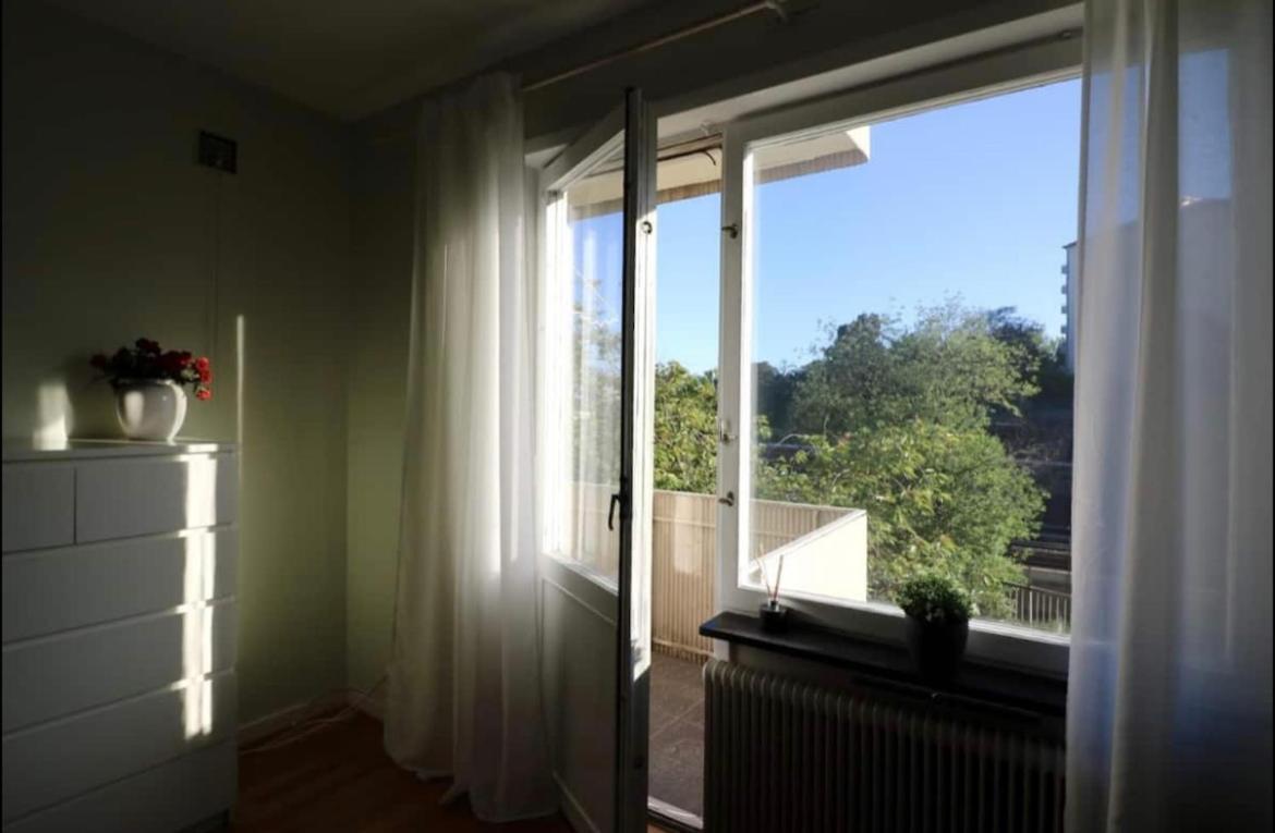 Trivsamma Lagenheter Med Fri Parkering Appartement Stockholm Buitenkant foto
