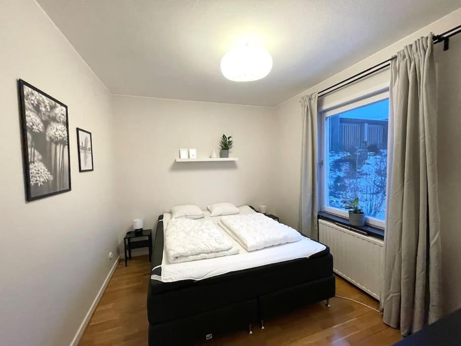 Trivsamma Lagenheter Med Fri Parkering Appartement Stockholm Buitenkant foto