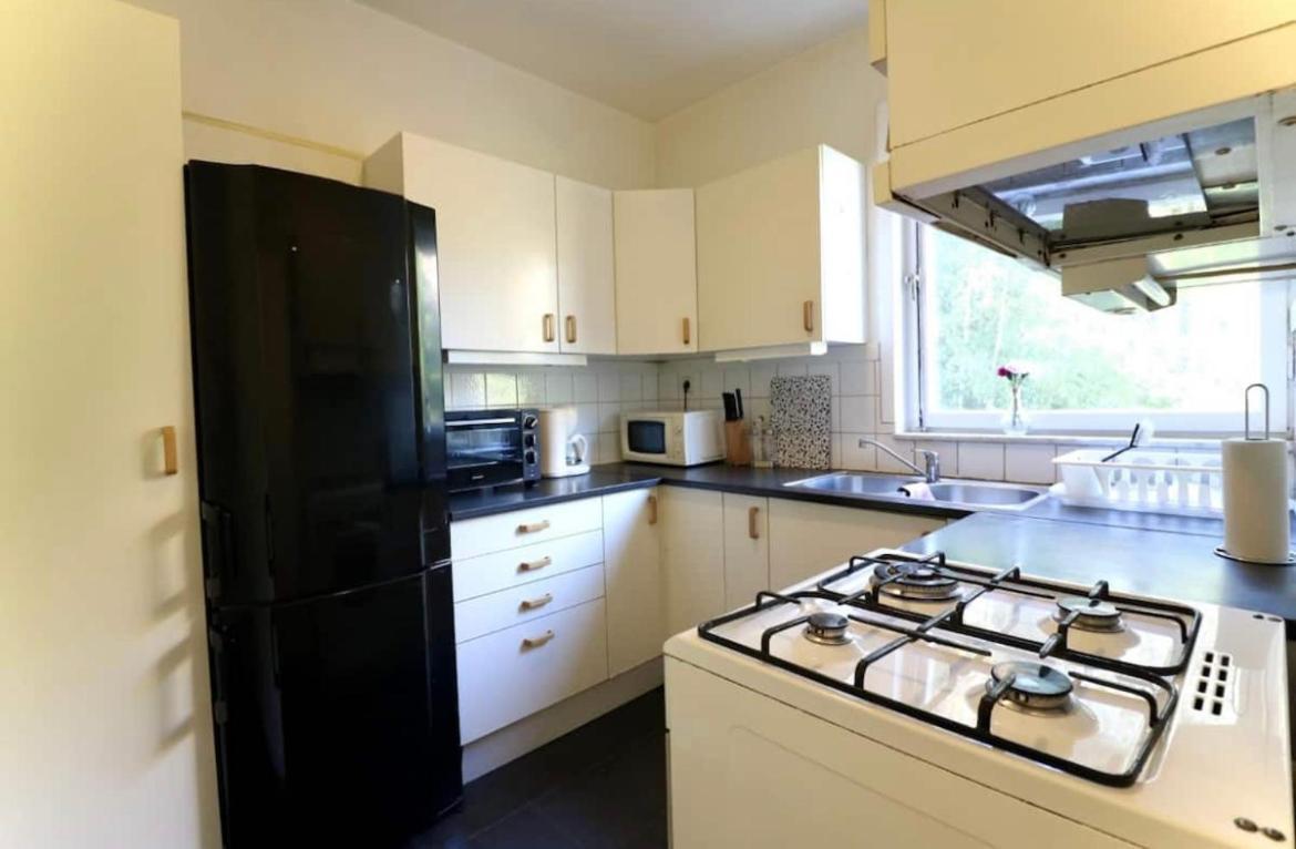 Trivsamma Lagenheter Med Fri Parkering Appartement Stockholm Buitenkant foto