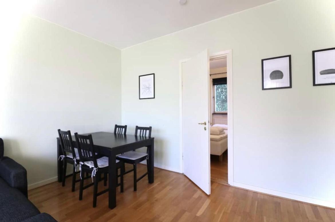 Trivsamma Lagenheter Med Fri Parkering Appartement Stockholm Buitenkant foto