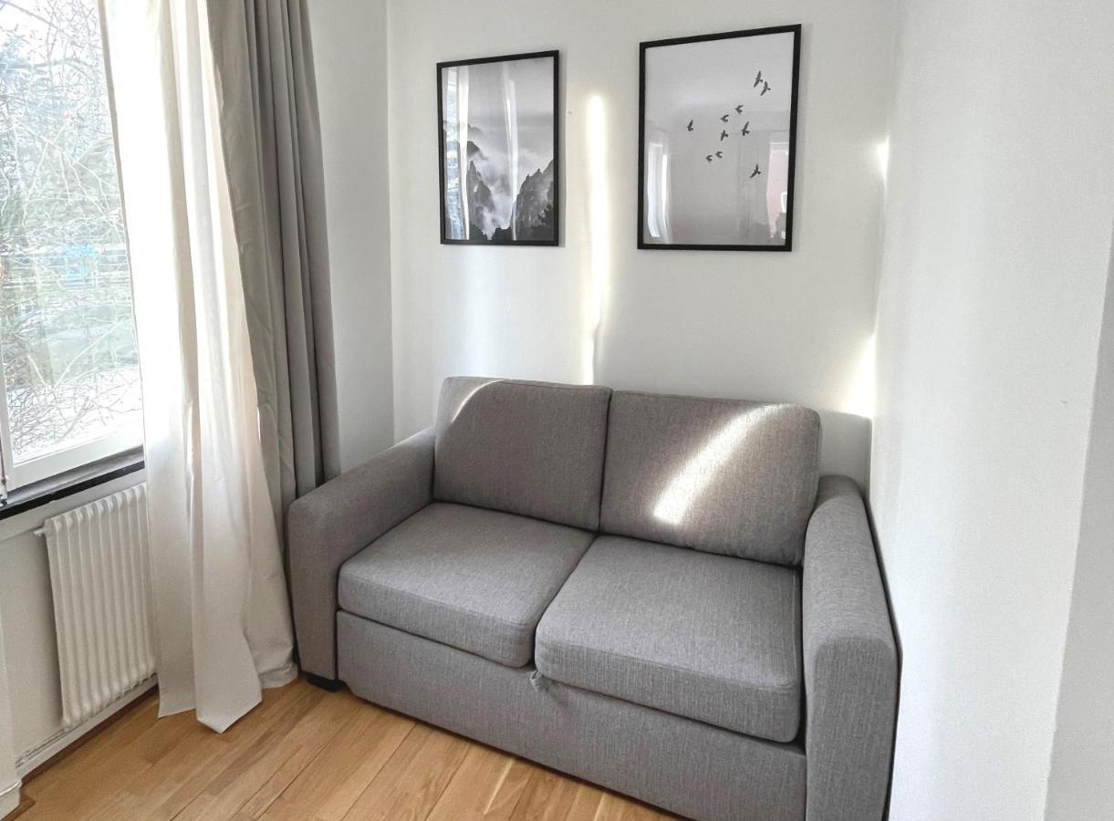 Trivsamma Lagenheter Med Fri Parkering Appartement Stockholm Buitenkant foto